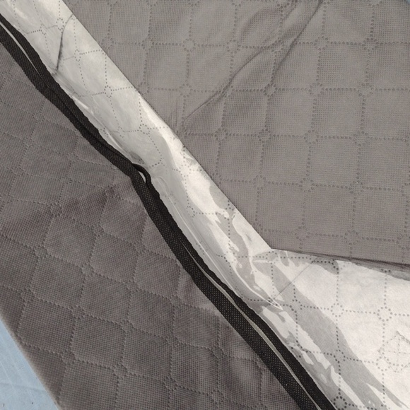 Gray Quilted Garment Bag& Bonus Items NWT - Picture 4 of 6